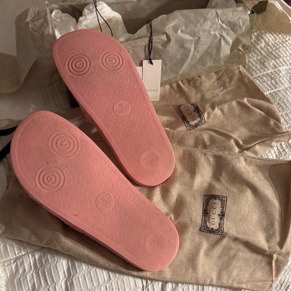Gucci Pink Logo Slides EUC - Picture 4 of 6